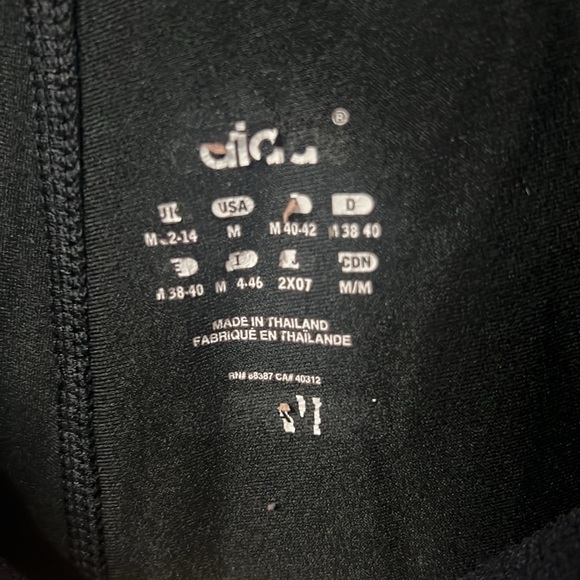 Adidas Yoga Pants - Picture 4 of 4